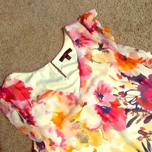 Floral dress with ruffle sleeve